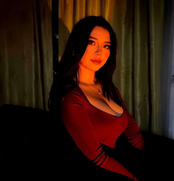 baddiesessence instagram image archive image