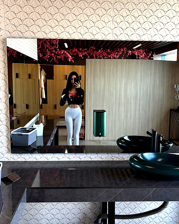 indra0102_ instagram image archive image