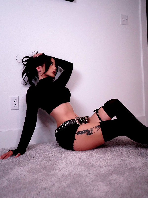 ellaexplicit_ instagram image archive image