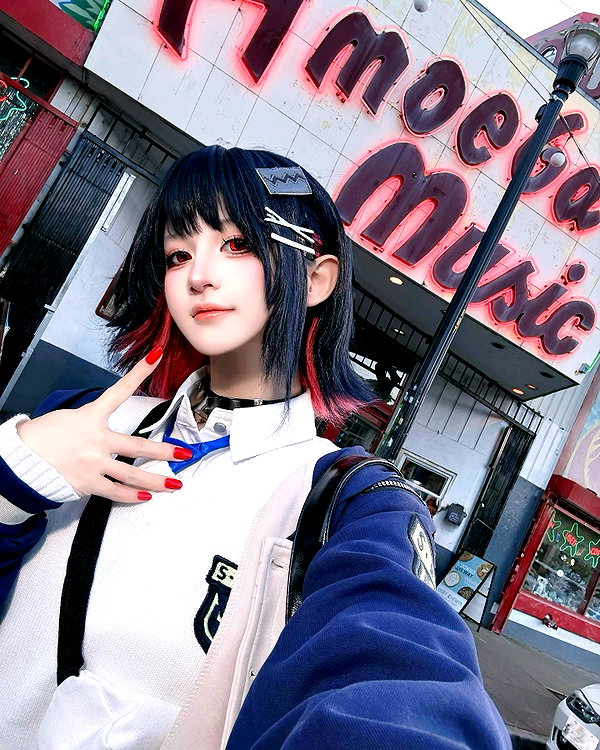 miee_cos instagram image archive image