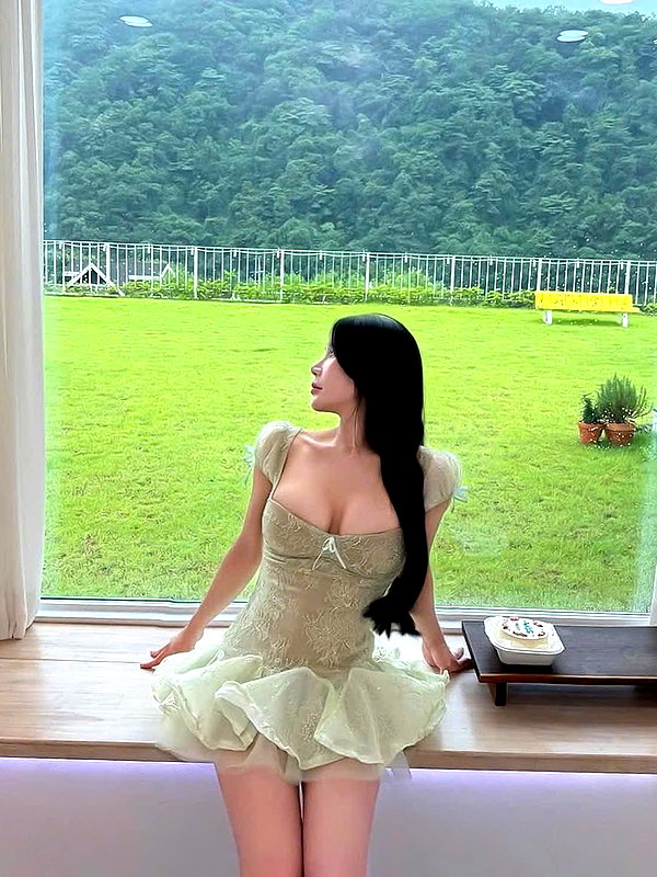lyhythuedoxinh instagram image archive image