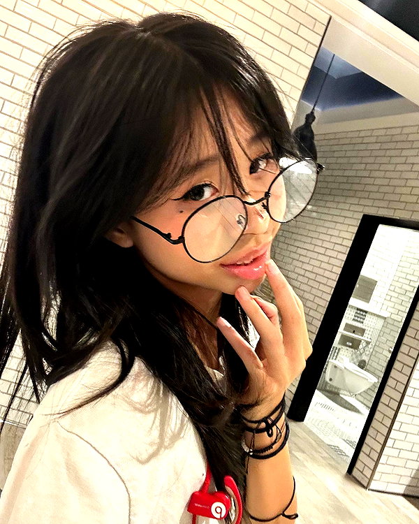 princessamelia_official instagram image archive image