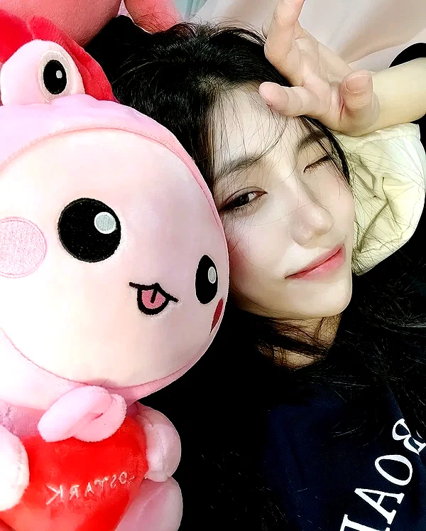 bora__look instagram image archive image