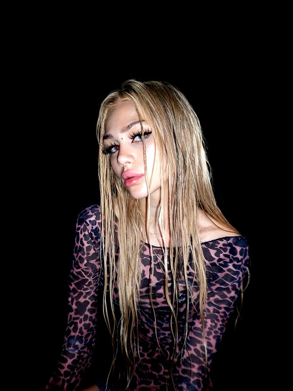 vik4au instagram image archive image