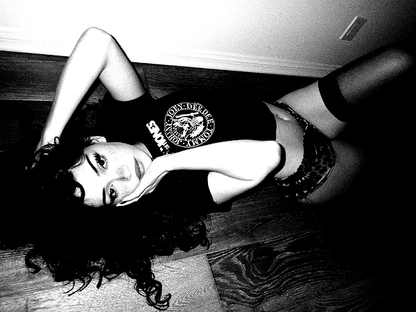 chica.niebla instagram image archive image