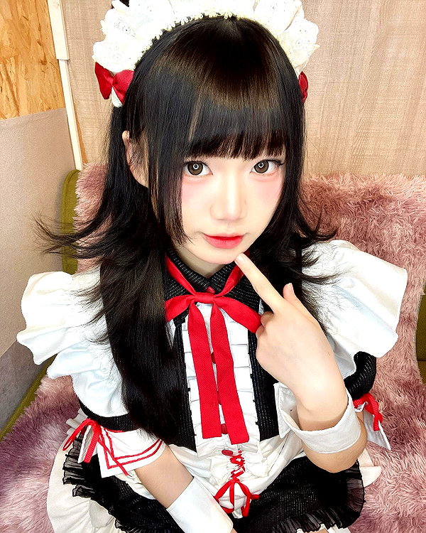 150_aiko instagram image archive image