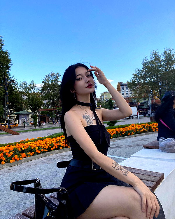 madamist_ instagram image archive image