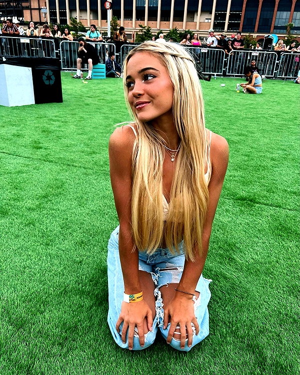 livvydunne instagram image archive image