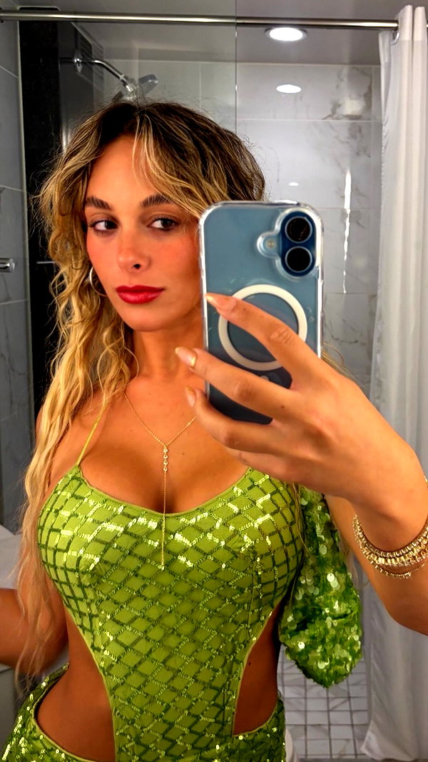 alyssa.lukens instagram image archive image