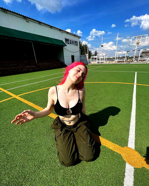 anna.utka22 instagram image archive image