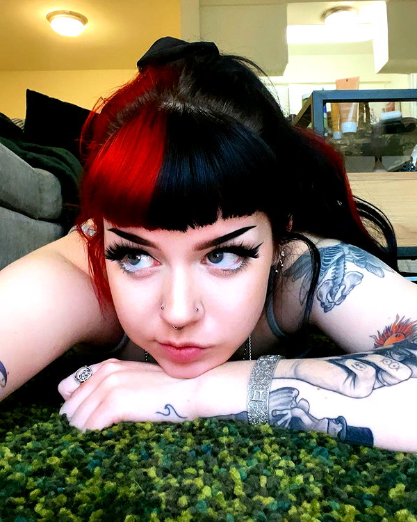 yeahimcaroline instagram image archive image