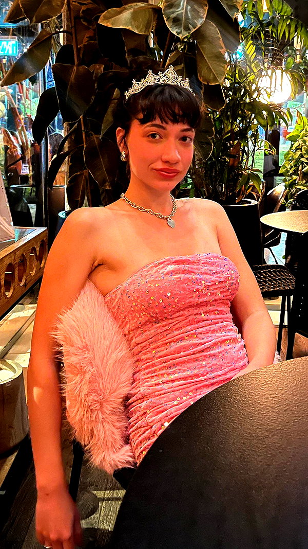 romi_henenson instagram image archive image