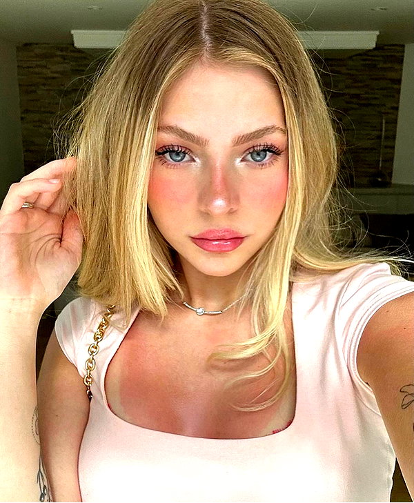 baddiesessence instagram image archive image