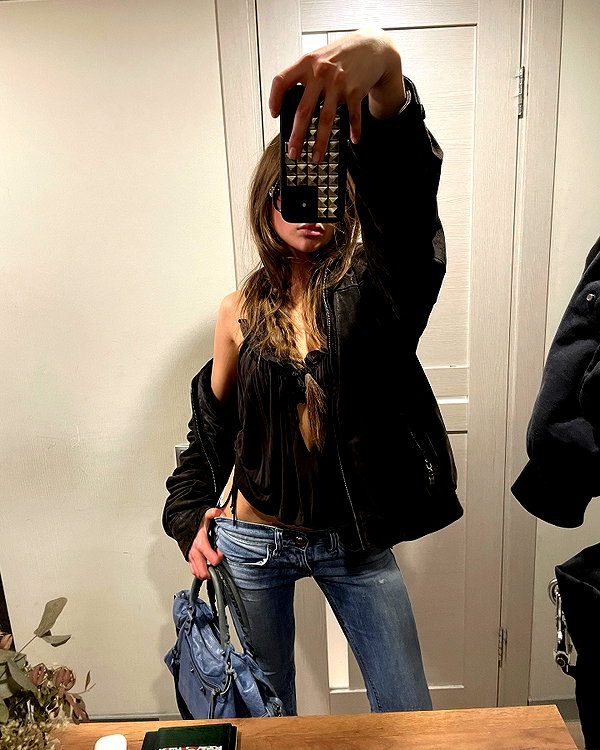 vivvvvvvvvvvvvvvvvvvvvvv instagram image archive image