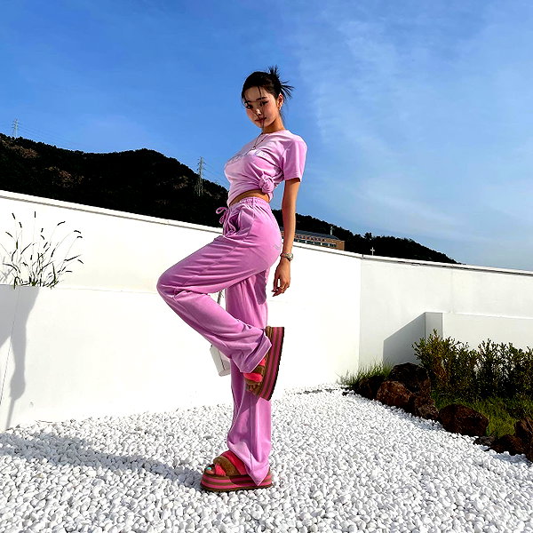 dear.zia instagram image archive image