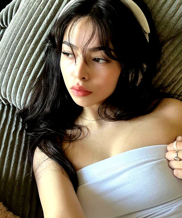 baddiesessence instagram image archive image