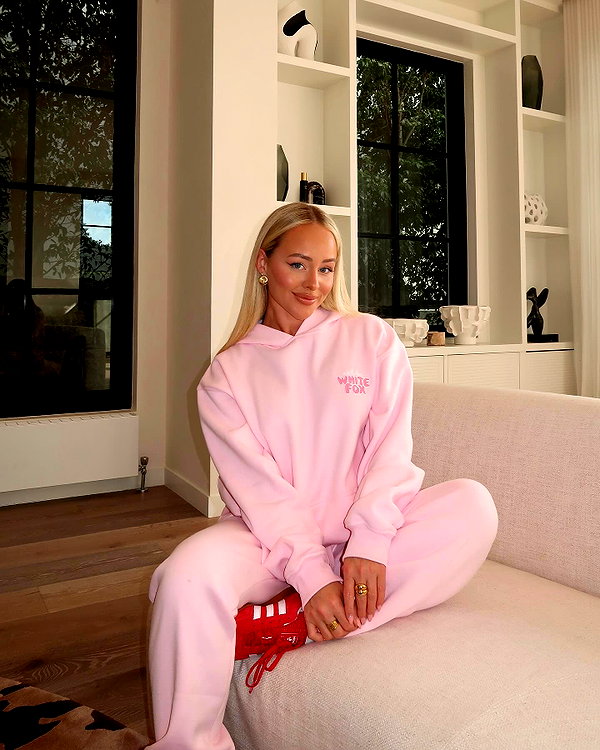 allieauton instagram image archive image