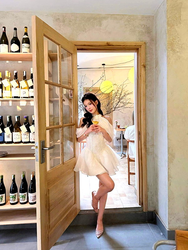 lyhythuedoxinh instagram image archive image