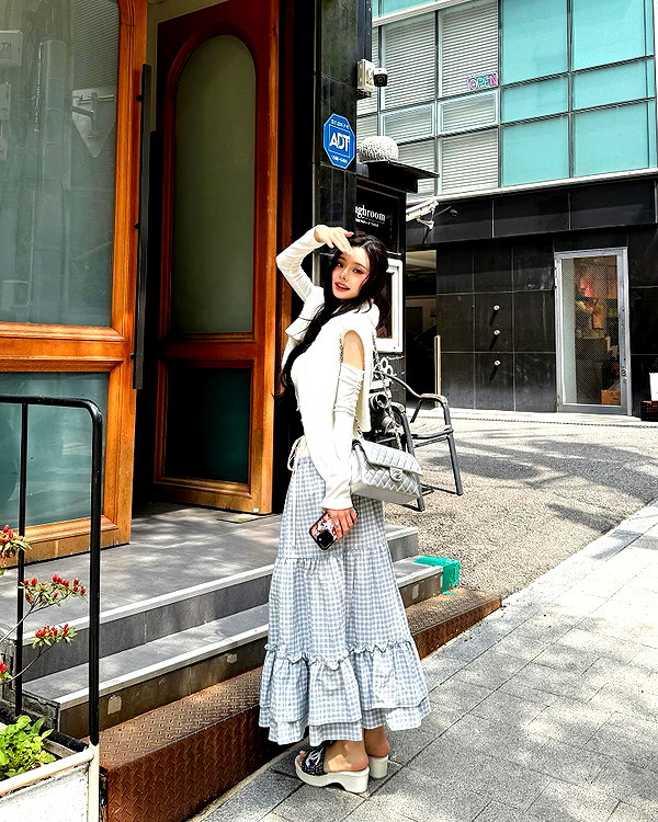 dear.zia instagram image archive image