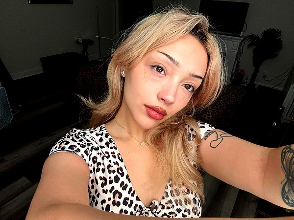 v.qx instagram image archive image