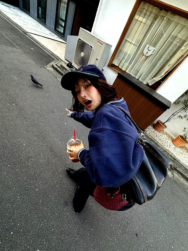 ll.lu1s instagram image archive image