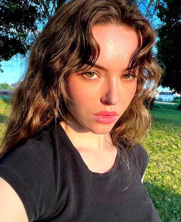 baddiesessence instagram image archive image