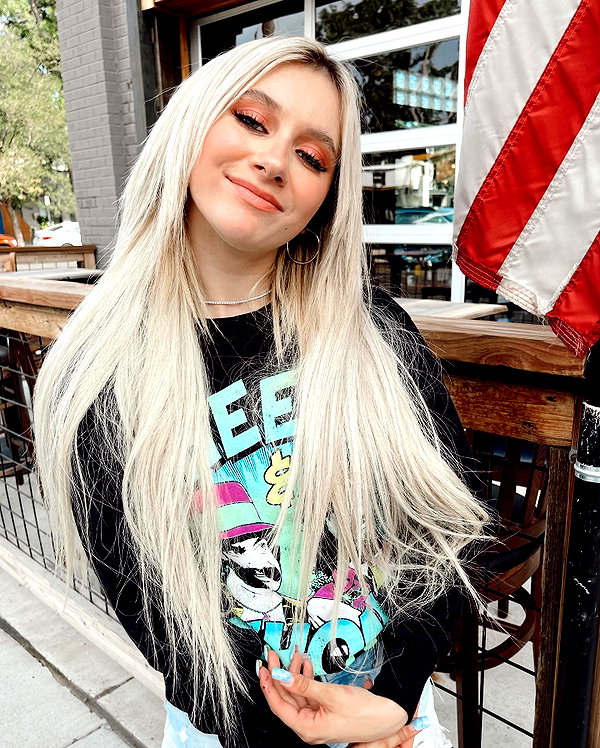 ellianawalmsley instagram image archive image