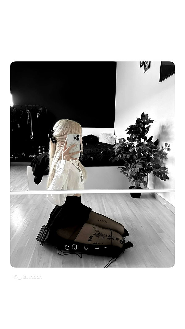 _lia.moon archive image