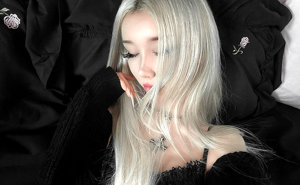 _lia.moon archive image