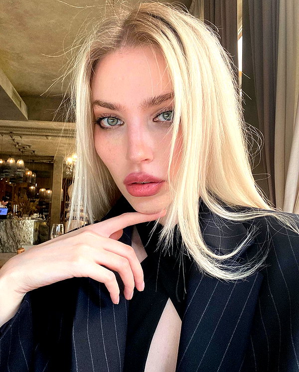 anya4everr instagram image archive image