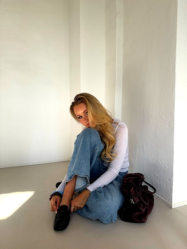 lilih instagram image archive image