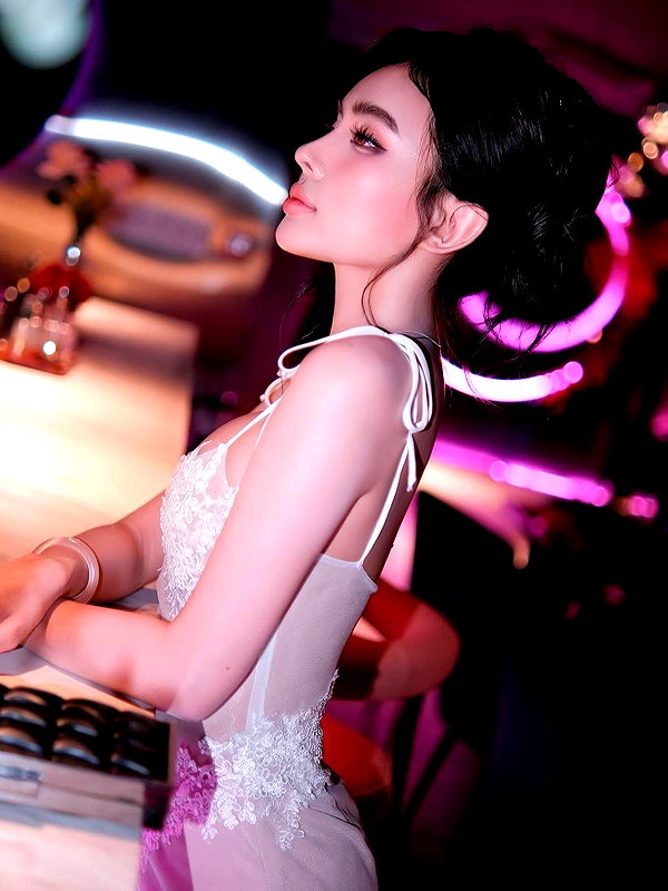 lyhythuedoxinh instagram image archive image