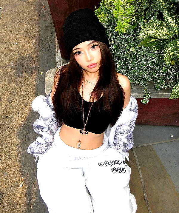 joycee.e instagram image archive image