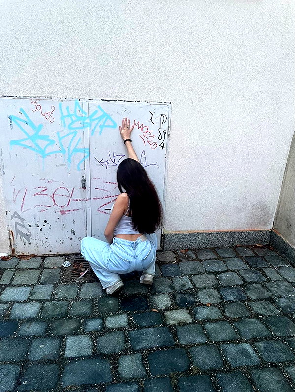elviksi_07 instagram image archive image