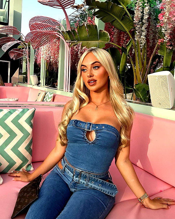 rhiannonbluee instagram image archive image