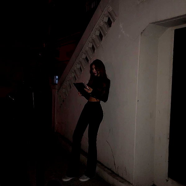 Archived image from @heroineseen on Instagram