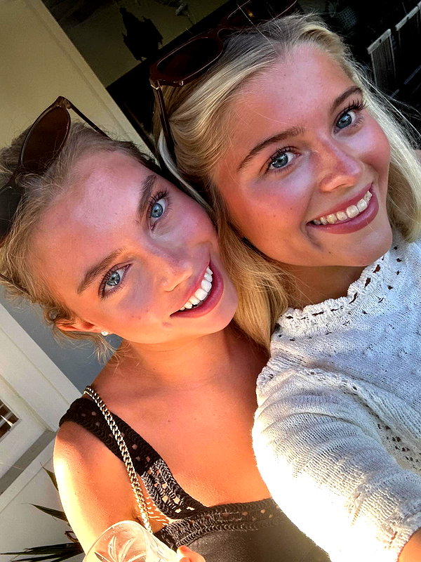 daisy_r_19 instagram image archive image