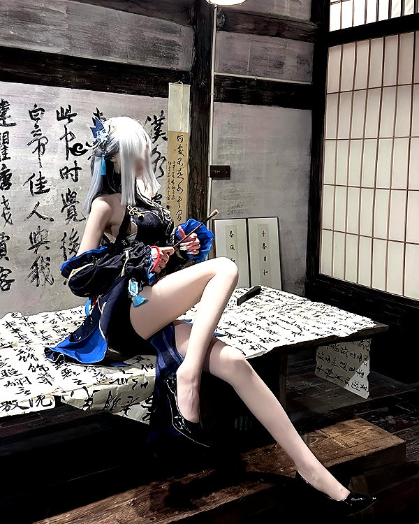 gallery_cosplayer instagram image archive image