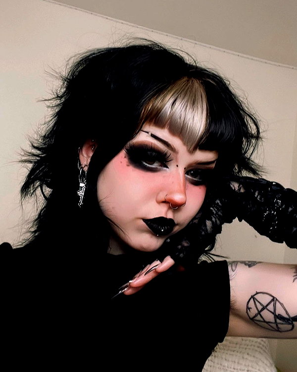 yeahimcaroline instagram image archive image