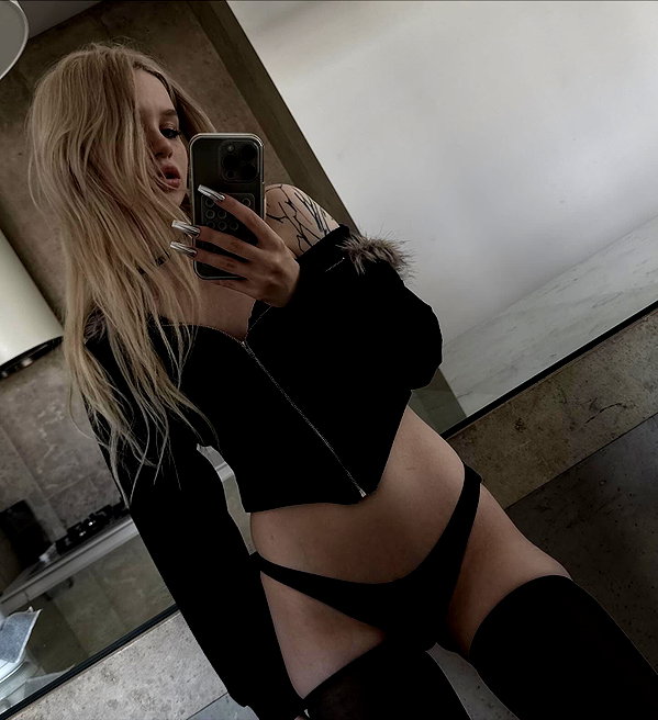 ti_joyy instagram image archive image
