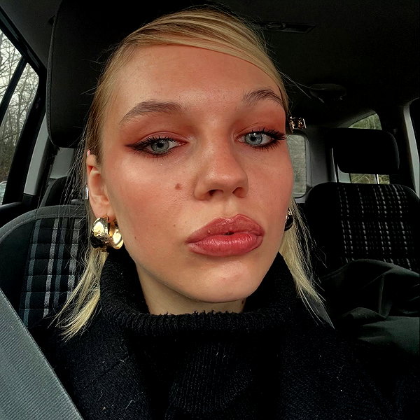 leni.bahr instagram image archive image