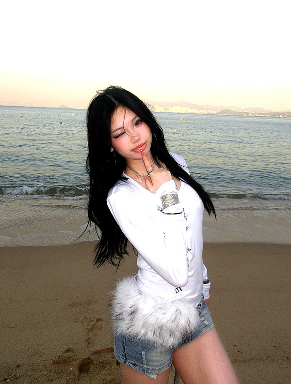 joycee.e instagram image archive image