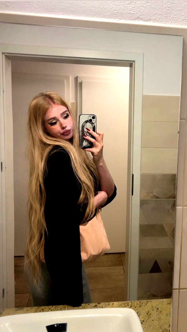 ellerumii instagram image archive image