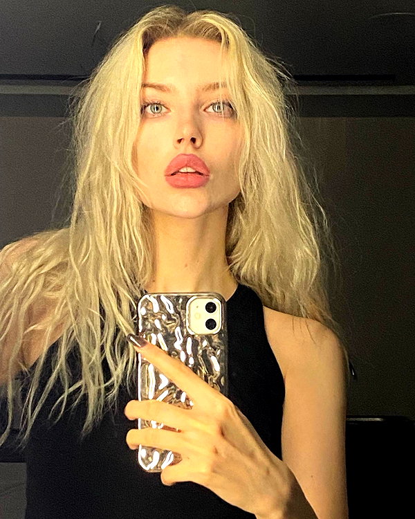 anya4everr instagram image archive image