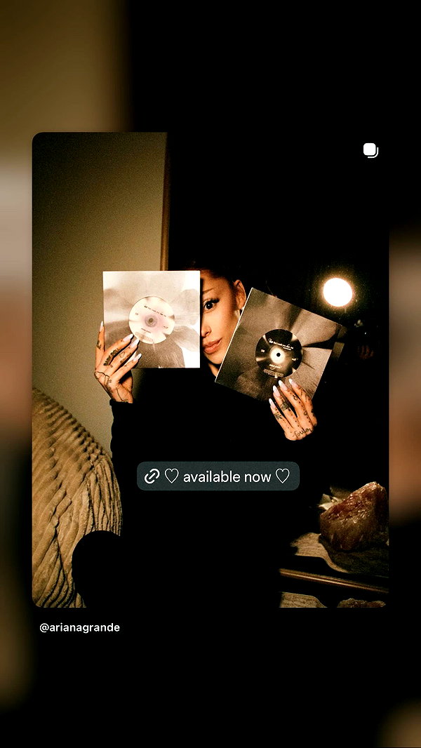 arianagrande instagram image archive image