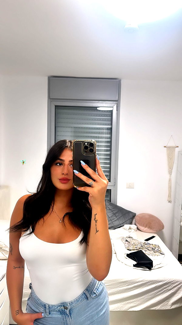 koralsarosi_ archive image