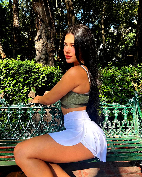 vanessa.rhd instagram image archive image