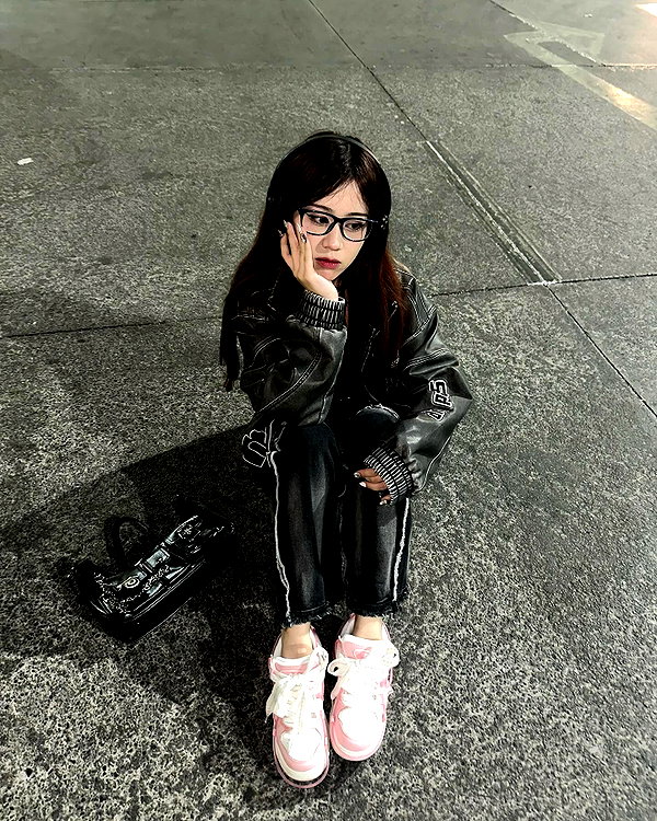 is2tian instagram image archive image