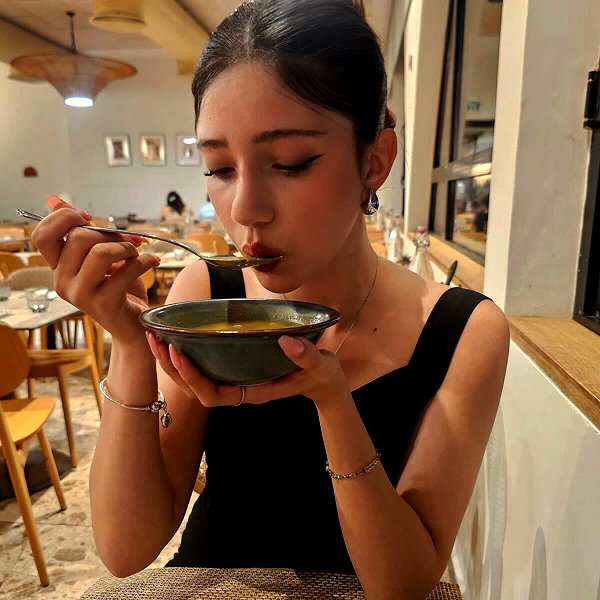aviyabrami_ instagram image archive image