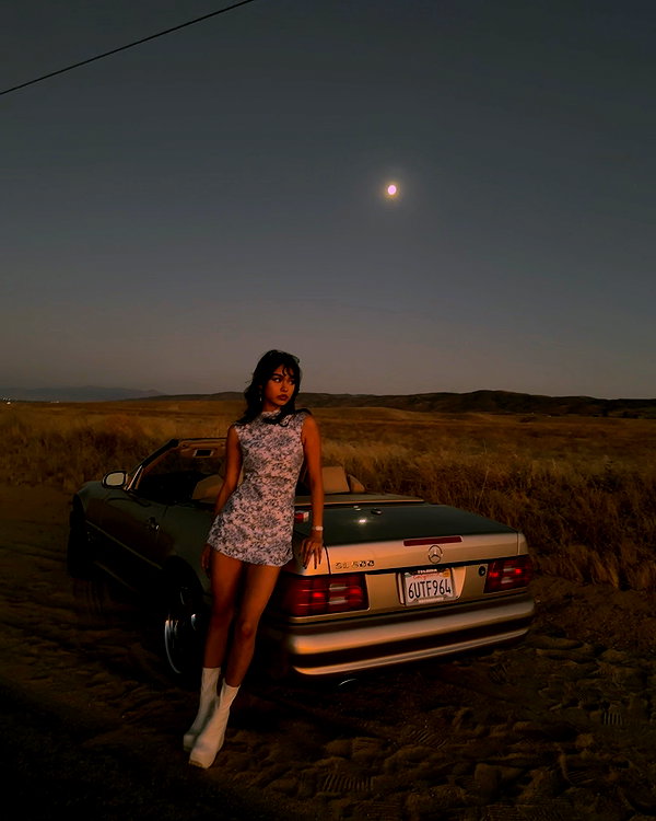 julia_ruelas instagram image archive image